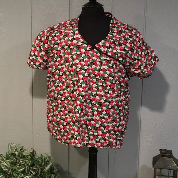 Scrub tops - Picture 2 of 7